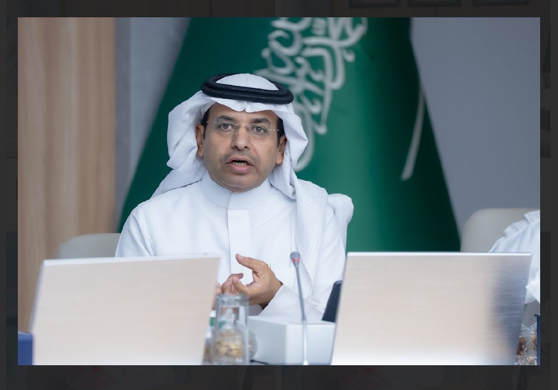 خلال أحد الاجتماعات